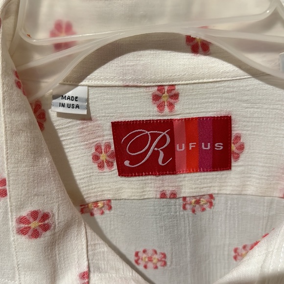 Men’s Dress Shirt! Barely worn, MUST WEAR WITH CUFF LINKS. Like a size Large/XL - Picture 4 of 5